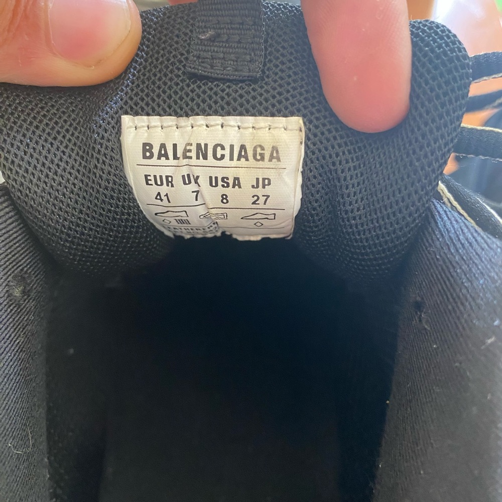 Balenciaga - Picture 5 of 8